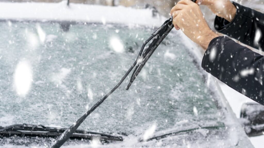 Зимна дилема: Трите грешки, които превръщат студения старт в кошмар за всеки шофьор