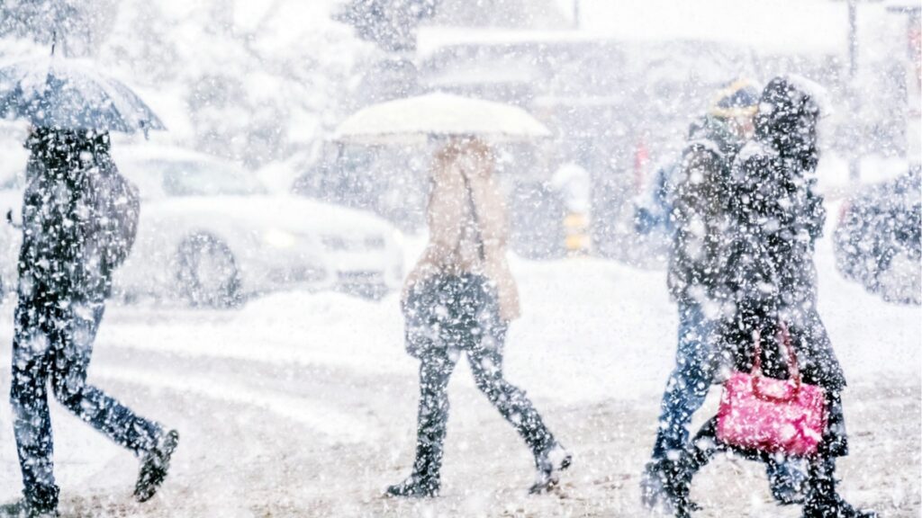 Смъртоносна ледена хватка: Над 50 жертви и хаос в САЩ, зимата тепърва ще се влошава